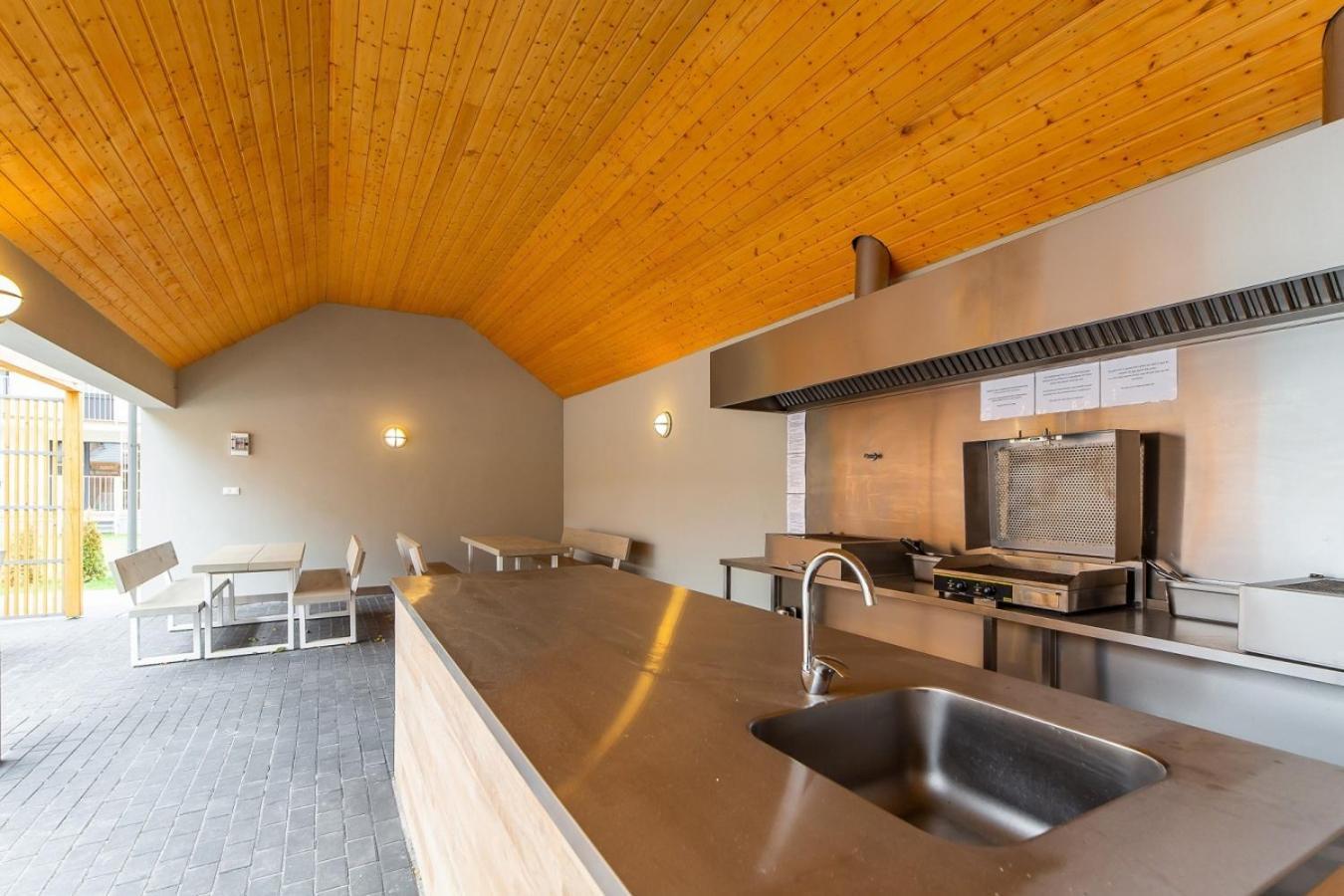 Apartament 4 Seasons- Basen Wewnetrzny,Jacuzzi,Sauna,Silownia I Kulkoland W Cenie!!! Kołobrzeg Exterior foto